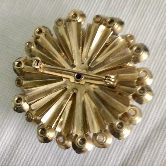 Dazzling Gold and Multicolor Crystal Brooch - Picture 4 of 4